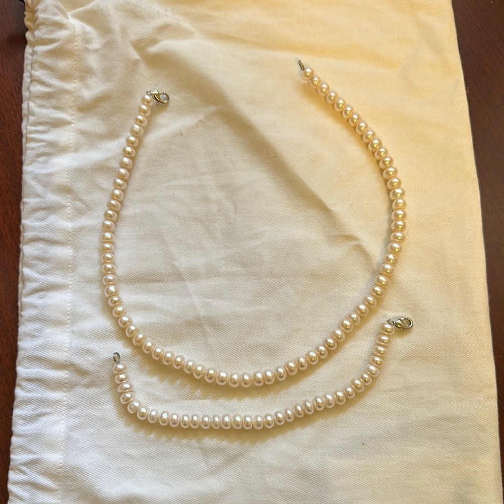 Elegant Pearl Necklace and Bracelet Set
